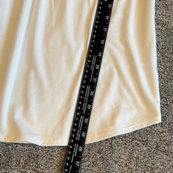 NEW WITHOUT TAGS - BUA//BUA Cream Colored Top w/Lace Detailing Size MEDIUM - Picture 7 of 9